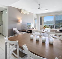 Amazing Ocean views Pool Award winning location Airlie Beach - Accommodation Gladstone