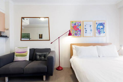 Amazing Studio With Pool In Central Sydney - Accommodation Gladstone 0