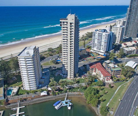 Amazing View In Surfers Paradise! Hidden Gem - Accommodation Gladstone 0