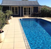Amazing Views Pet Friendly Bed and Breakfast - Accommodation Gladstone