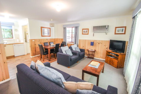 Amber Cottage - Accommodation Gladstone 0