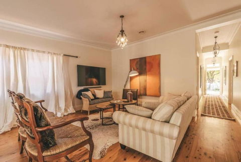 Ambrose On Byng - Central Location W/ 2 Bathroom - Accommodation Gladstone 0