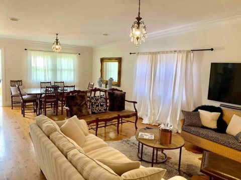 Ambrose On Byng - Central Location W/ 2 Bathroom - Accommodation Gladstone 1