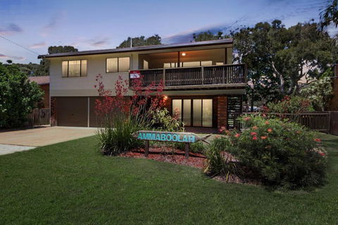Ammaboolah At Hat Head - Accommodation Gladstone 0