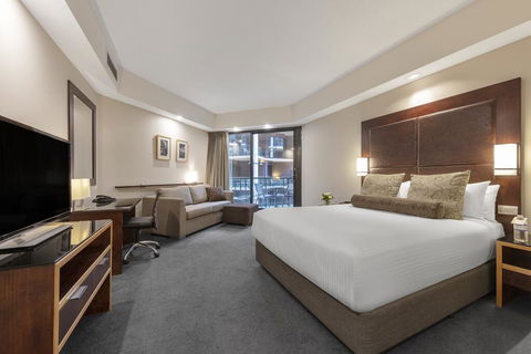 Amora Hotel Riverwalk - Accommodation Gladstone 3