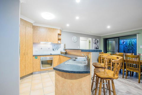 Anaheim House2 North By Getastay - Accommodation Gladstone 1