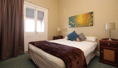 Anchorage Seafront Hotel - Accommodation Gladstone 2