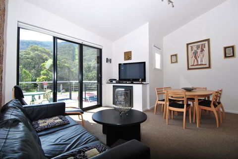 Angala 2 - Accommodation Gladstone 2