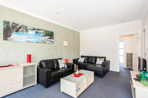 Anglesea River Apartments - 2 Bed Unit 2/4 - Accommodation Gladstone 2