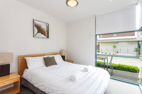 Anglesea River Apartments - Spa Apartment 23 - Accommodation Gladstone 1
