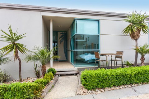 Anglesea River Apartments - Spa Apartment 23 - Accommodation Gladstone 0