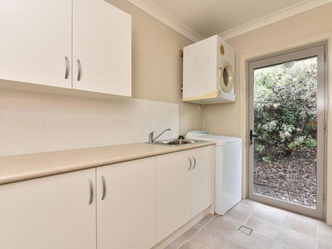 Angophora @ The Vintage - Accommodation Gladstone 1