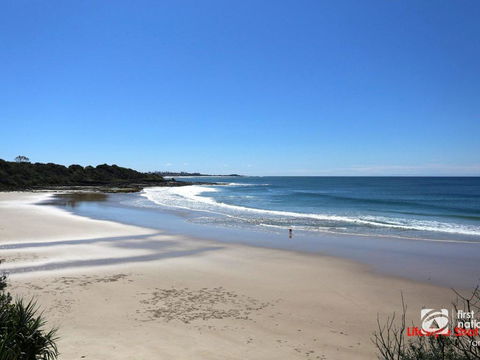 Angourie Blue 1 - Great Ocean Views - Surfing Beaches - Accommodation Gladstone 3