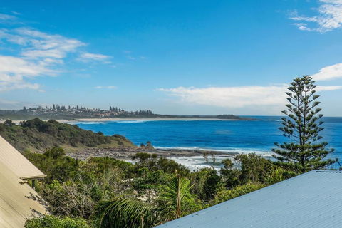 Angourie Blue Unit 2 - Accommodation Gladstone 1