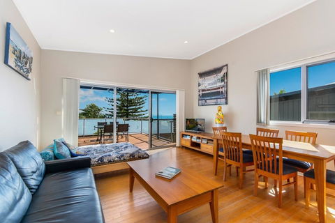 Angourie Blue Unit 2 - Accommodation Gladstone 3