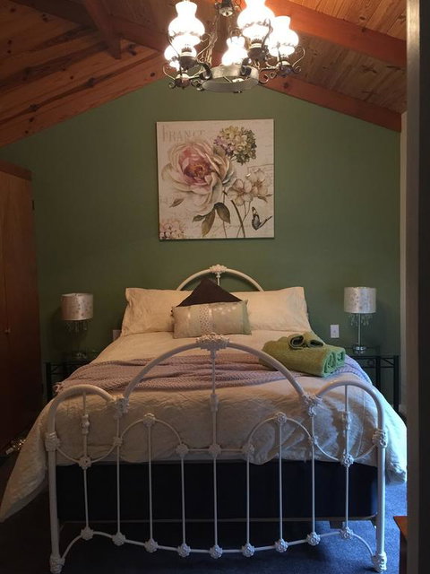 Annabells - Accommodation Gladstone 1