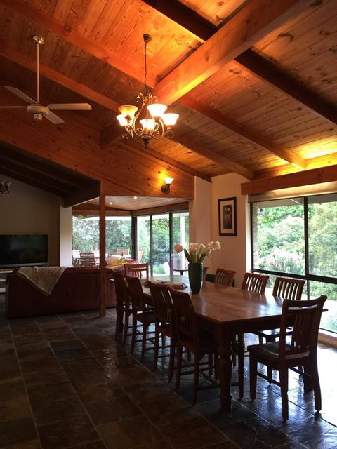 Annabells - Accommodation Gladstone 0