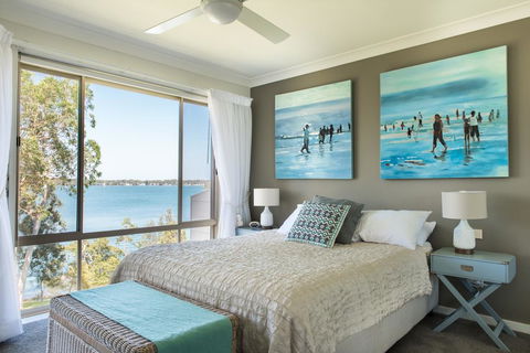 Anne's Waterfront Haven B&B - Accommodation Gladstone 2