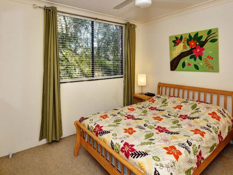 Apartment With Inground Pool - Accommodation Gladstone 3