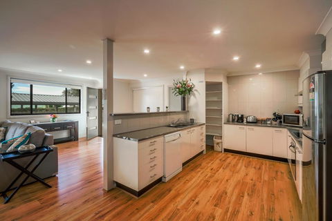 Apartments On Allingham - Accommodation Gladstone 2