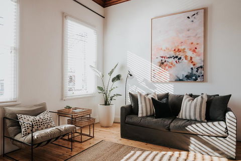 Apartments On Belmore - The Ledger - Accommodation Gladstone 0