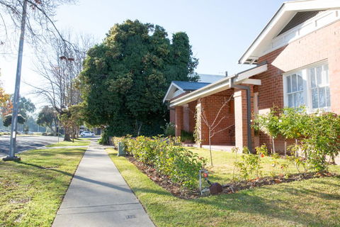 Apartments On Morrow - Accommodation Gladstone 0
