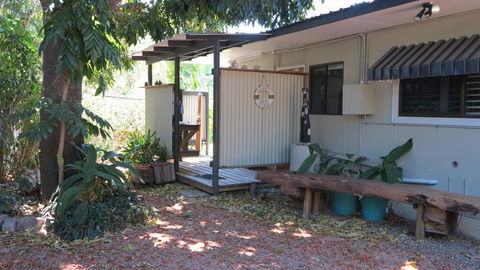 Apjohn House - Accommodation Gladstone 1