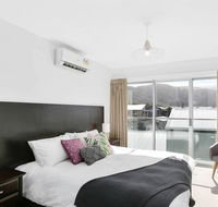 APOLLO 13 STUDIO - free wifi opposite beach - Accommodation Gladstone