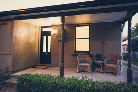 Apple Cottage, Orange NSW - Accommodation Gladstone 1