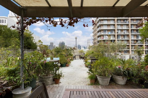 Apt - Art Deco Studio A - Accommodation Gladstone 2
