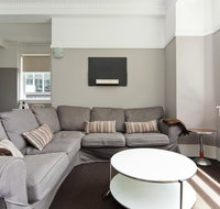 Apt - Sunny with Views - Accommodation Gladstone