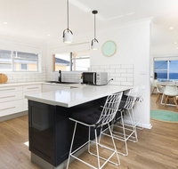 Aqua Palm with Sweeping One Mile Views - Accommodation Gladstone
