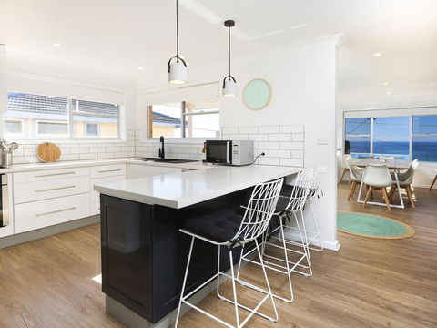 Aqua Palm With Sweeping One Mile Views - Accommodation Gladstone 0