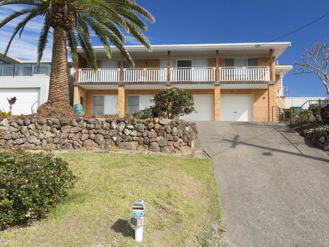 Aqua Palm With Sweeping One Mile Views - Accommodation Gladstone 1