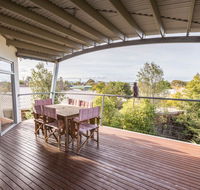 Aqua Vista - a stroll to Paynesville forshore - Accommodation Gladstone