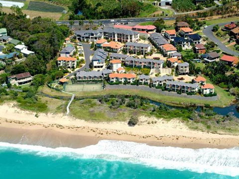 Aqualuna Beach Resort - Unit 25 - Accommodation Gladstone 0