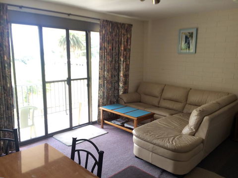 Aquarius Holiday Apartments - Accommodation Gladstone 2