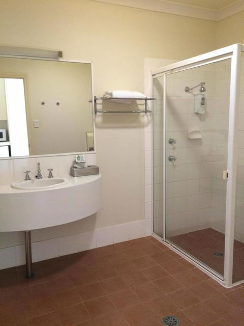 Arabella Garden Inn - Accommodation Gladstone 3