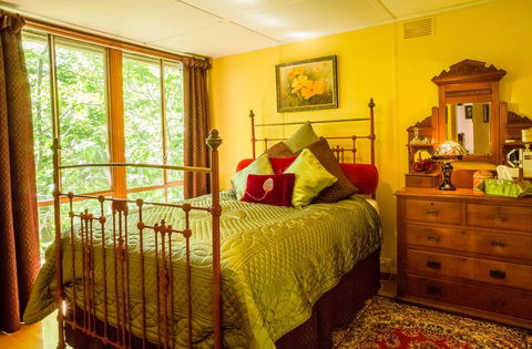 Arcadia Cottages - Accommodation Gladstone 2