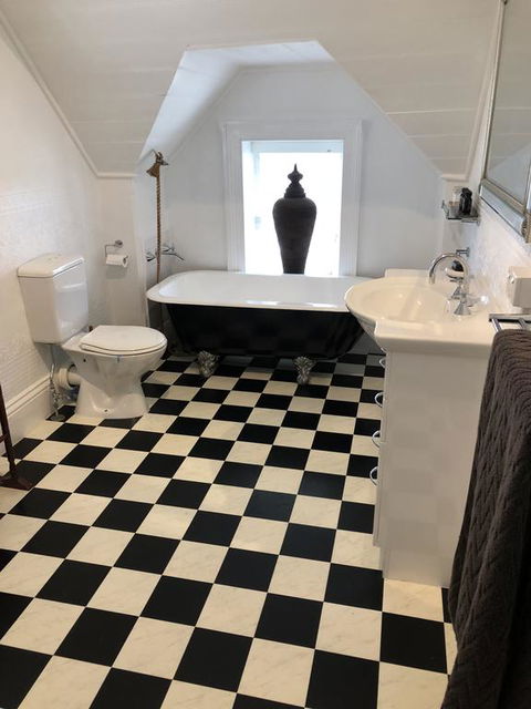 Arcoona Manor - Accommodation Gladstone 2