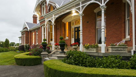 Arcoona Manor - Accommodation Gladstone 0