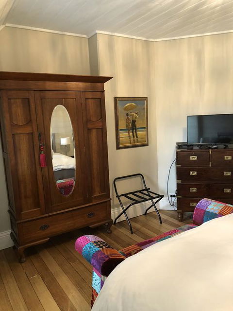 Arcoona Manor - Accommodation Gladstone 1