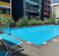 ARENA CENTRAL EXEC VIEWS WINE NETFLIX WIFI PARKING - Accommodation Gladstone