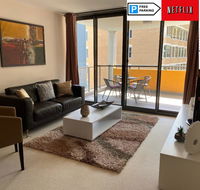 ARENA RESORT STYLE EXEC FREE NETFLIX WIFI WINE - Accommodation Gladstone