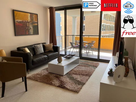 ARENA RESORT STYLE EXEC FREE NETFLIX WIFI WINE - Accommodation Gladstone 0