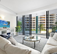 Aria Private 3 Bed in the heart of Broadbeach - Accommodation Gladstone