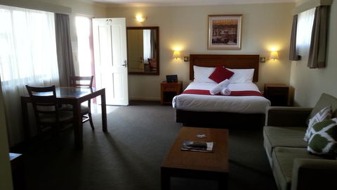 Armidale Pines Motel - Accommodation Gladstone 0