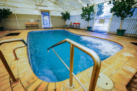 Artesian Spa Motel - Accommodation Gladstone 2