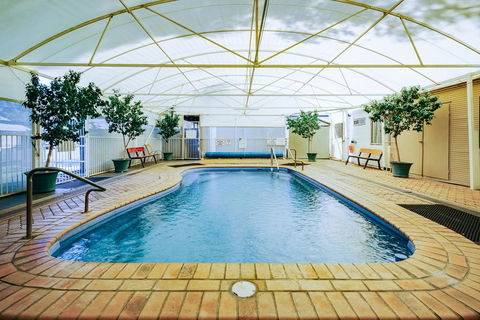 Artesian Spa Motel - Accommodation Gladstone 0