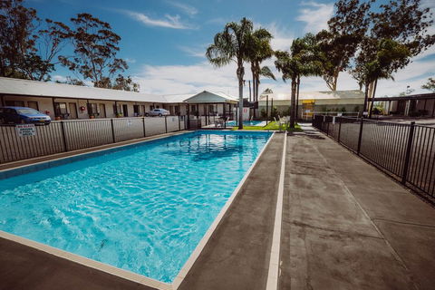 Artesian Spa Motel - Accommodation Gladstone 3
